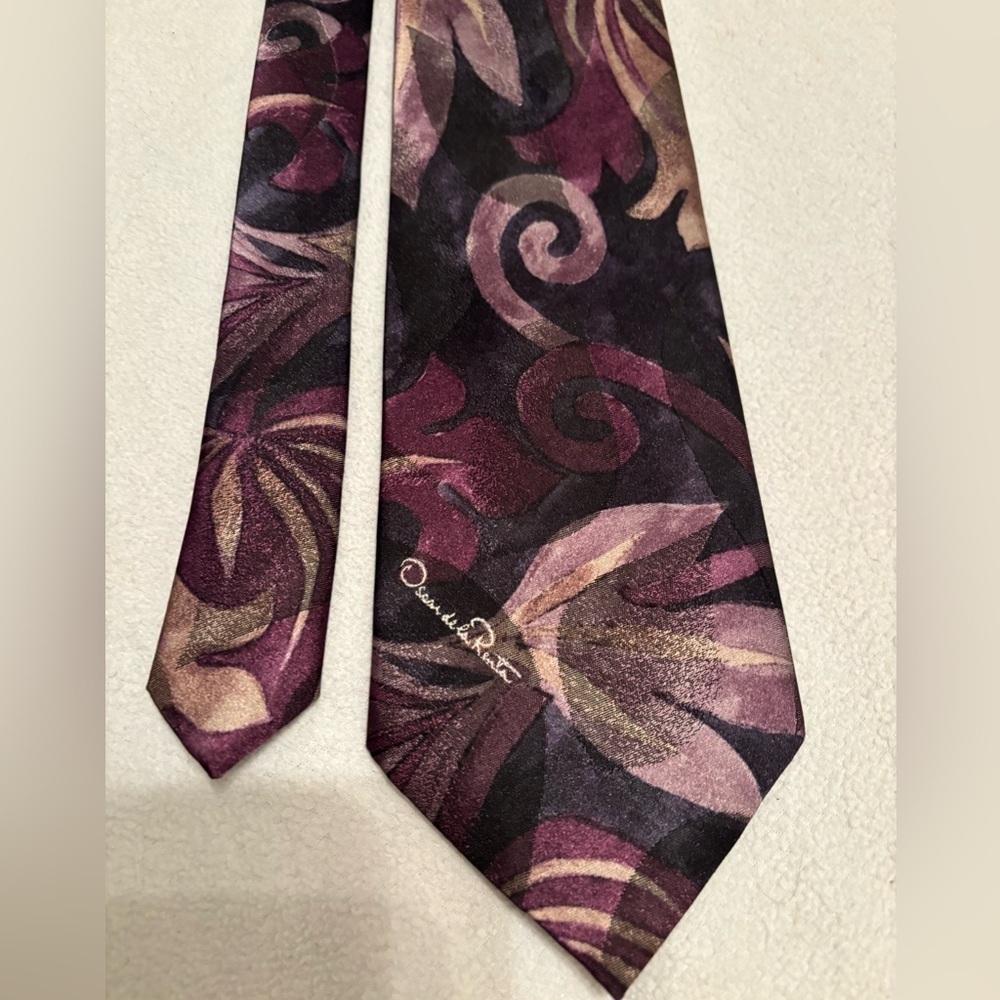Vintage Oscar De La Renta tie